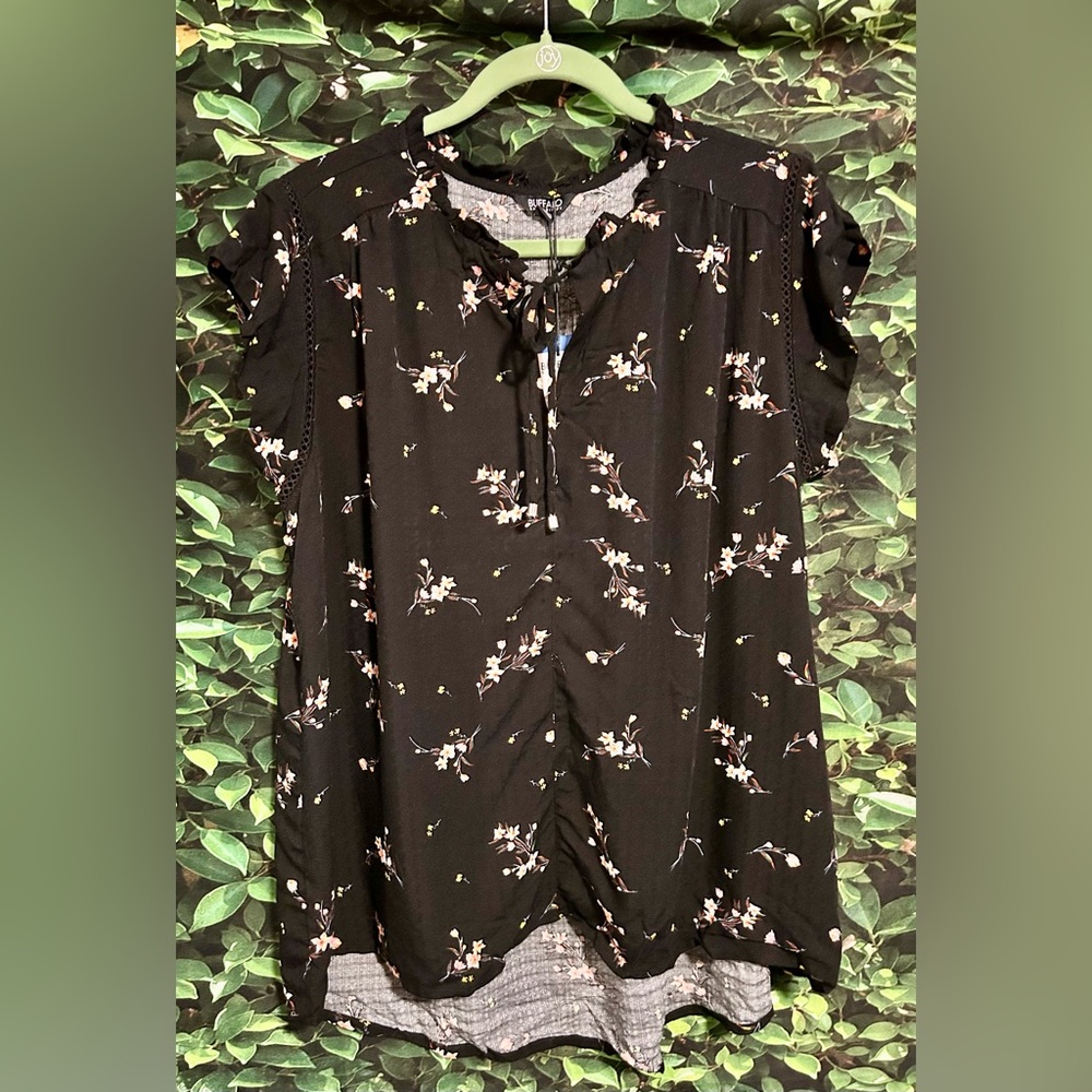 David Bitton BUFFALO Black Floral Blouse Tie Closure V-Neck Womens Large New
